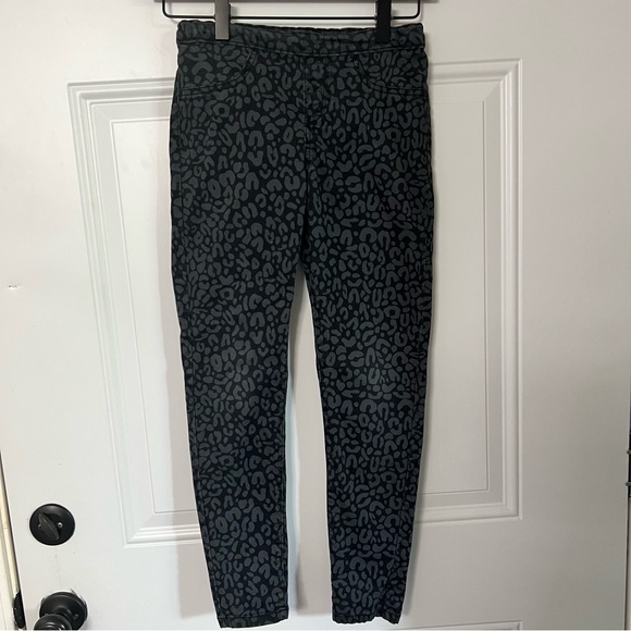 Levi's Other - Leopard Print Jeggings Stretch Pull On Pants Casual Comfy Black Gray Size 12R